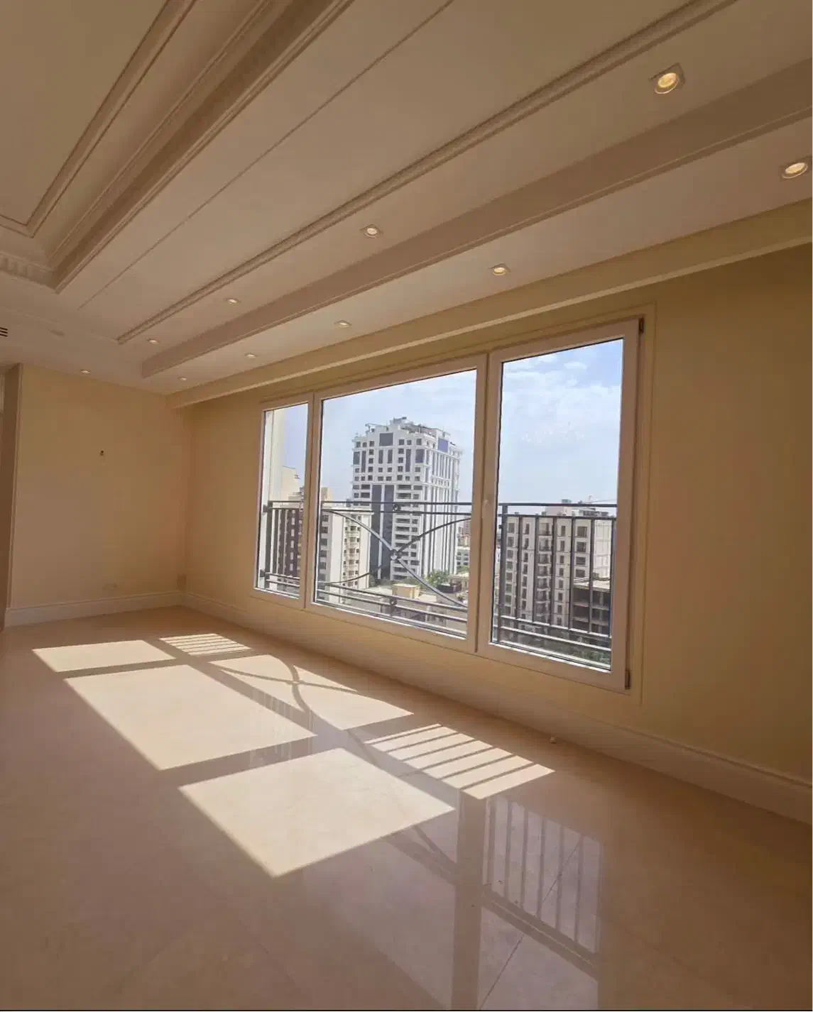 ۲۰۰متر۳خواب غرق نوروشیک تاپ لوکیشن نیاوران گل سنگ