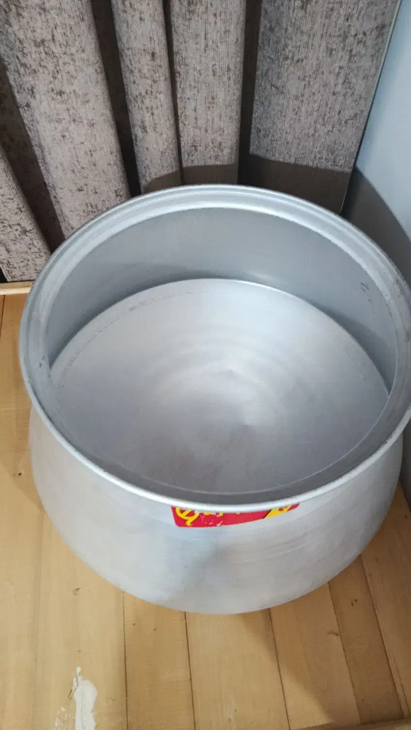 نی گازان|ظروف پخت‌وپز|سلماس, |دیوار