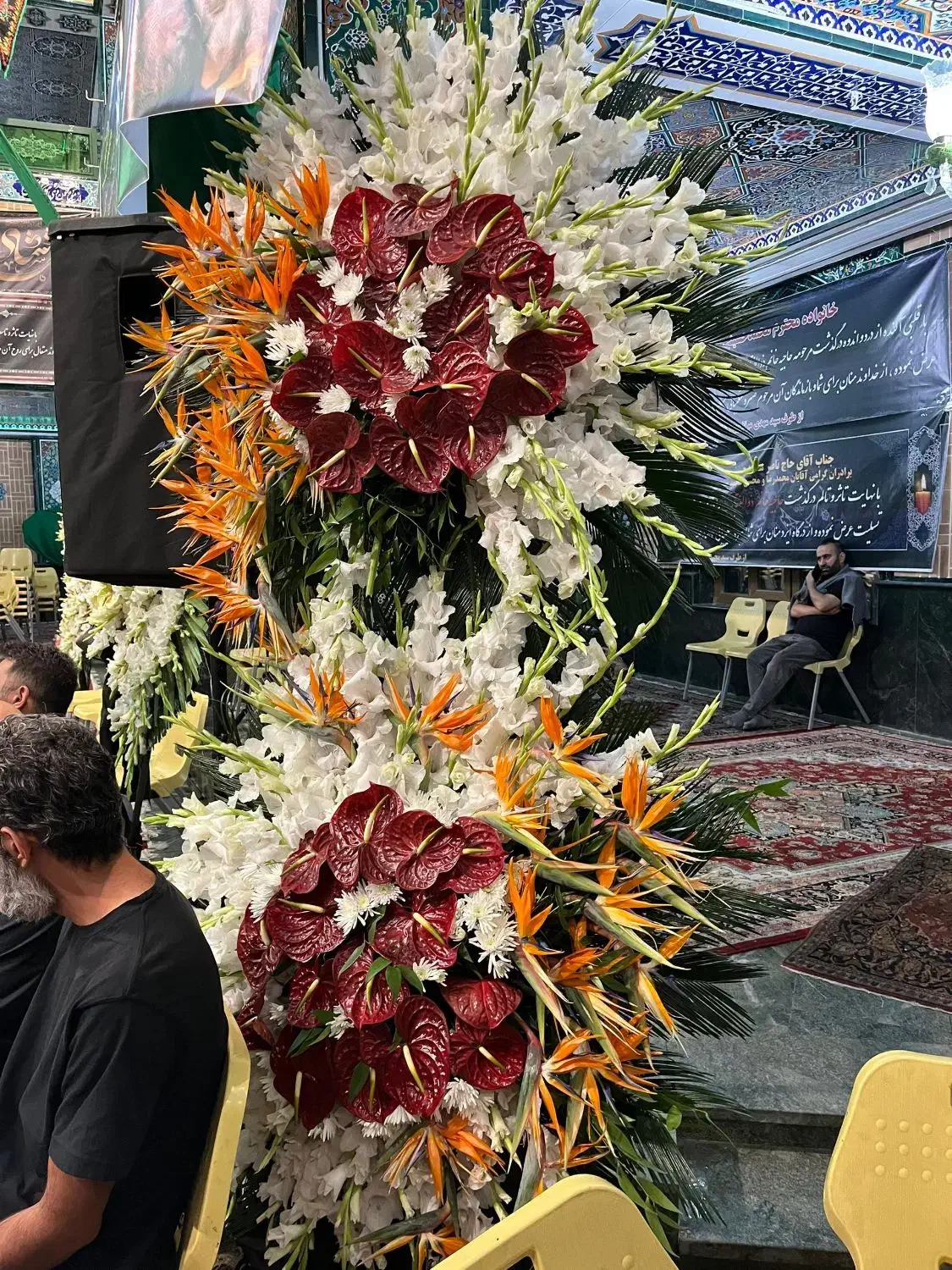 خریدار. تاج گلهای مراسمات شما بعد از اتمام مراسم|خدمات پذیرایی، مراسم|آفتاب, |دیوار