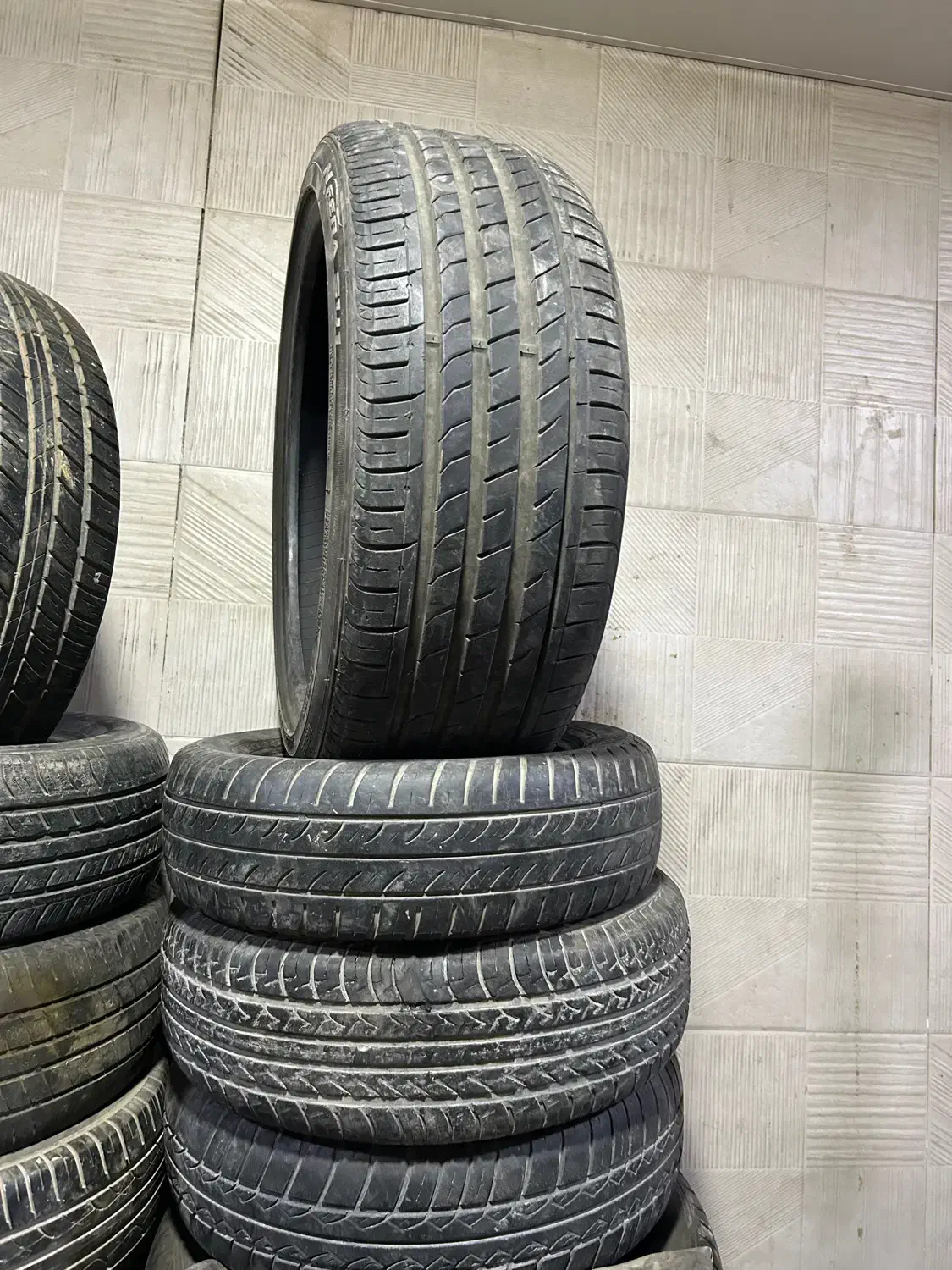 لاستیک|قطعات یدکی و لوازم جانبی|رشت, بیجارپس|دیوار