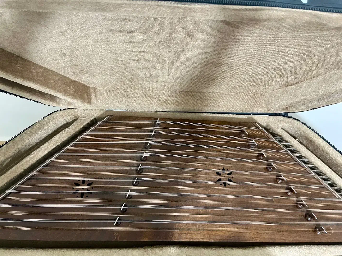 سنتور|سازهای سنتی|شهریار, شهریار|دیوار