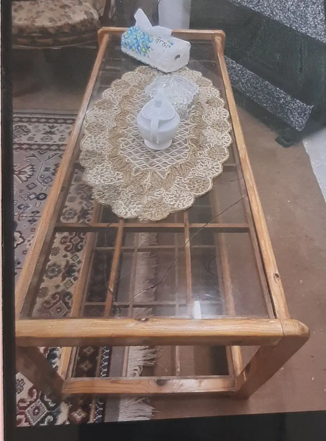 تعدادی لوازم منزل|مبلمان خانگی و میز عسلی|رشت, پاستوریزه|دیوار