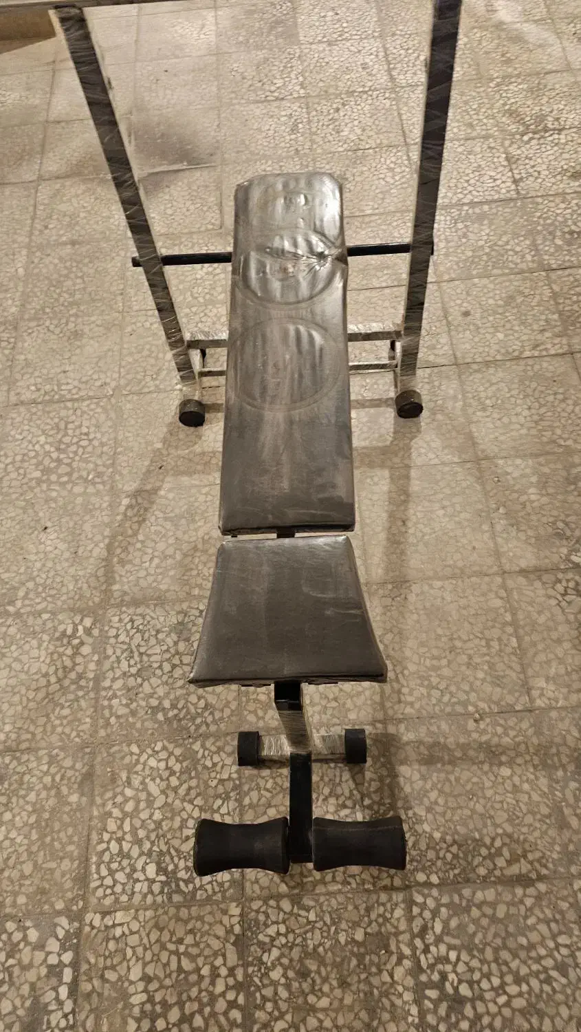 میز پرس به همراه میله هالتر و وزنه و دمبل|تجهیزات ورزشی|خرمآباد, |دیوار