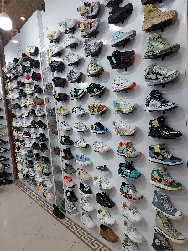 واگذاری مغازه  (( کفش فروشی صدرا ))|اجارهٔ مغازه و غرفه|صدرا-فارس, فاز ۱|دیوار