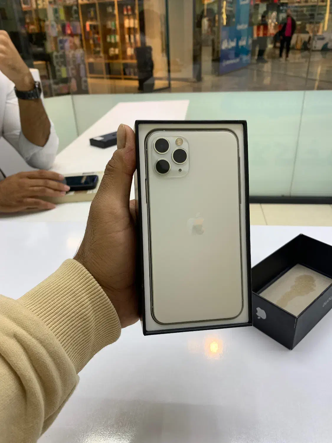 اپل ۱۱ پرو|موبایل|یزد, |دیوار