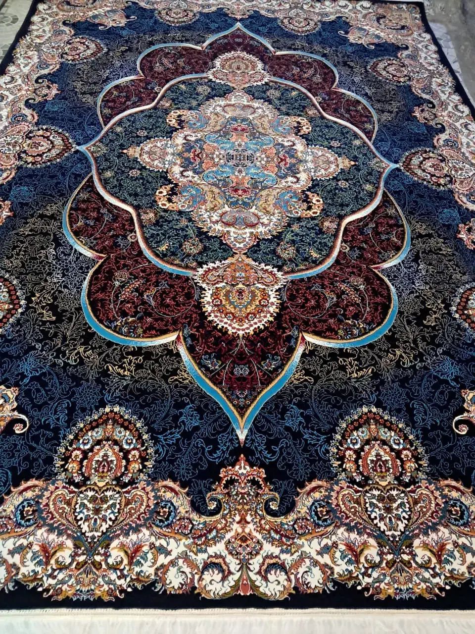 فرش ۹متری دوتخته باکناره مثل فرش ها|فرش|ورامین, ریحان آباد|دیوار