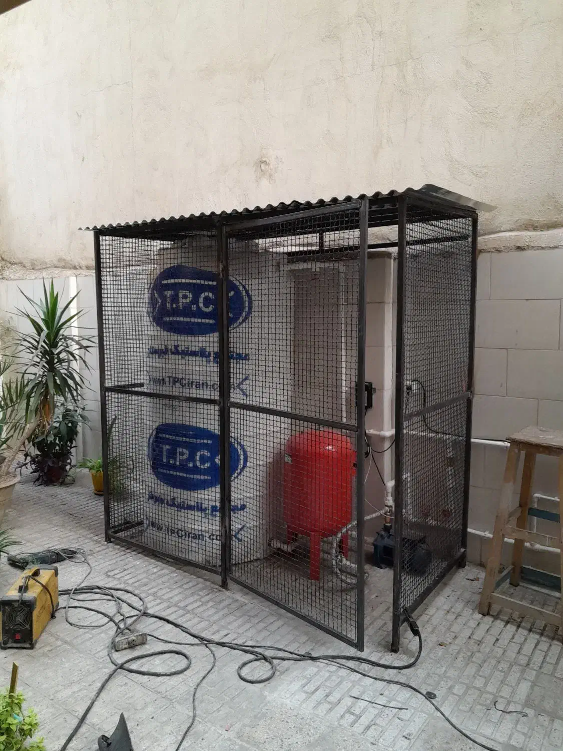 جوشکار آهنگر حفاظ درب و پنجره آکاردئونی نرده سقف|خدمات پیشه و مهارت|تهران, اختیاریه|دیوار