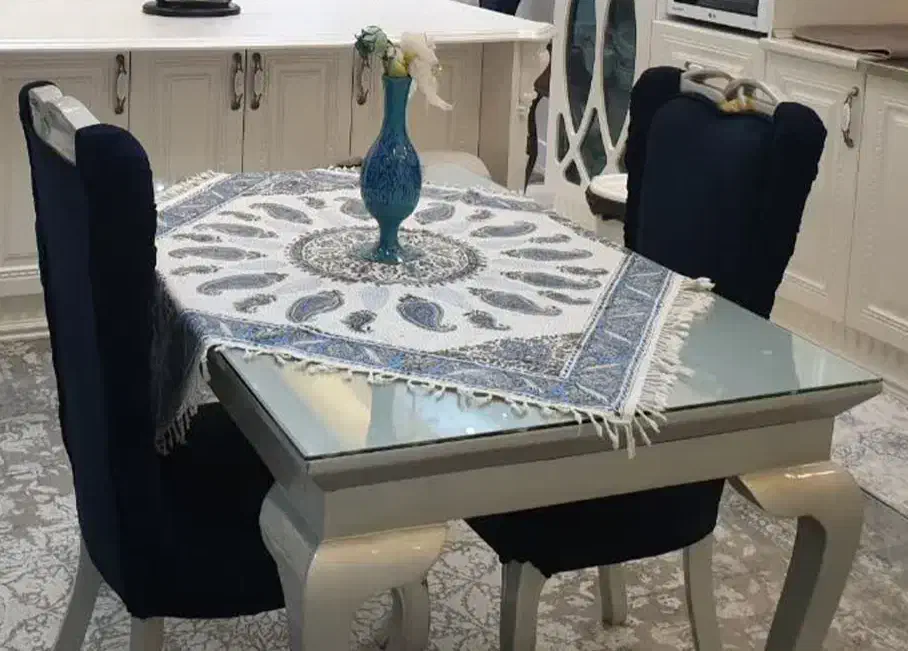 میز نهار خوری ۴ نفره در حد نو|میز و صندلی غذاخوری|قم, زنبیل آباد|دیوار