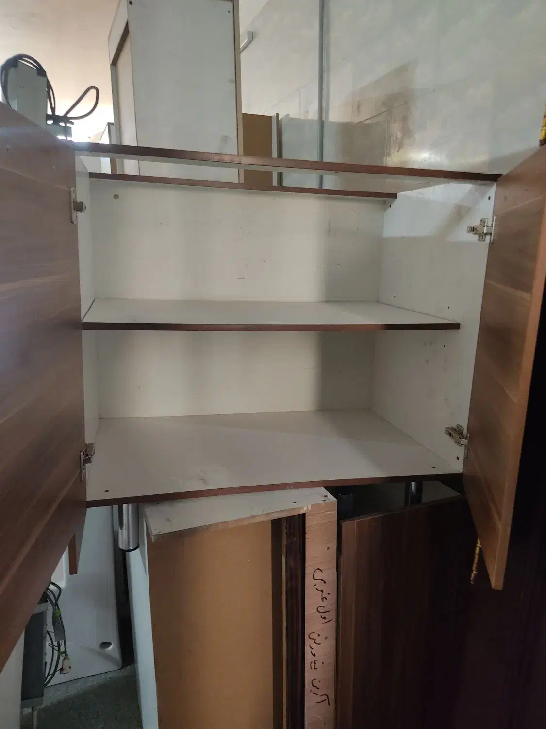 کابینت|مصالح و تجهیزات ساختمان|بومهن, |دیوار