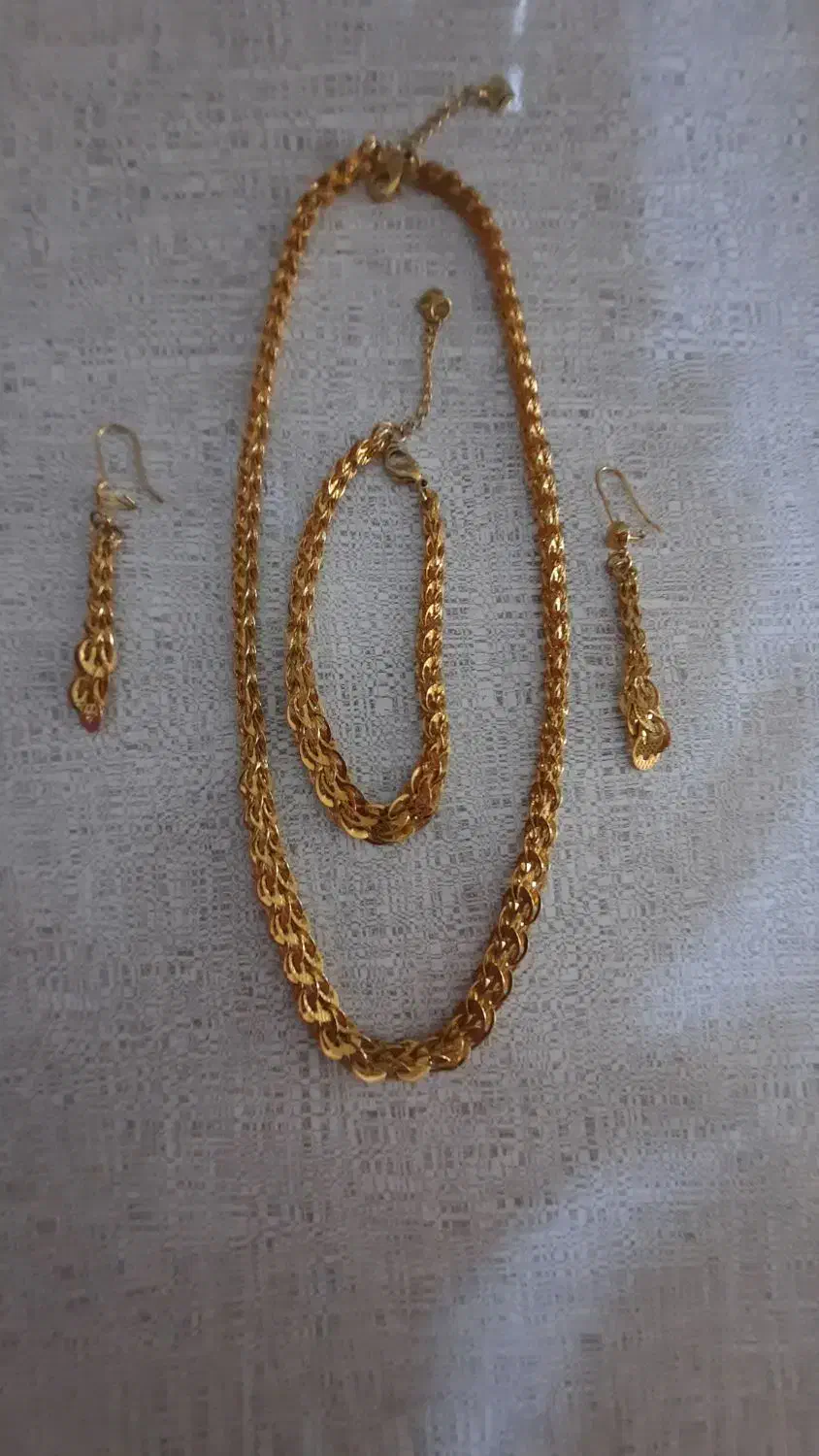 سرویس کاملا شبیه طلا رنگ ثابت .سیاه نمیشه|بدلیجات|نهاوند, |دیوار