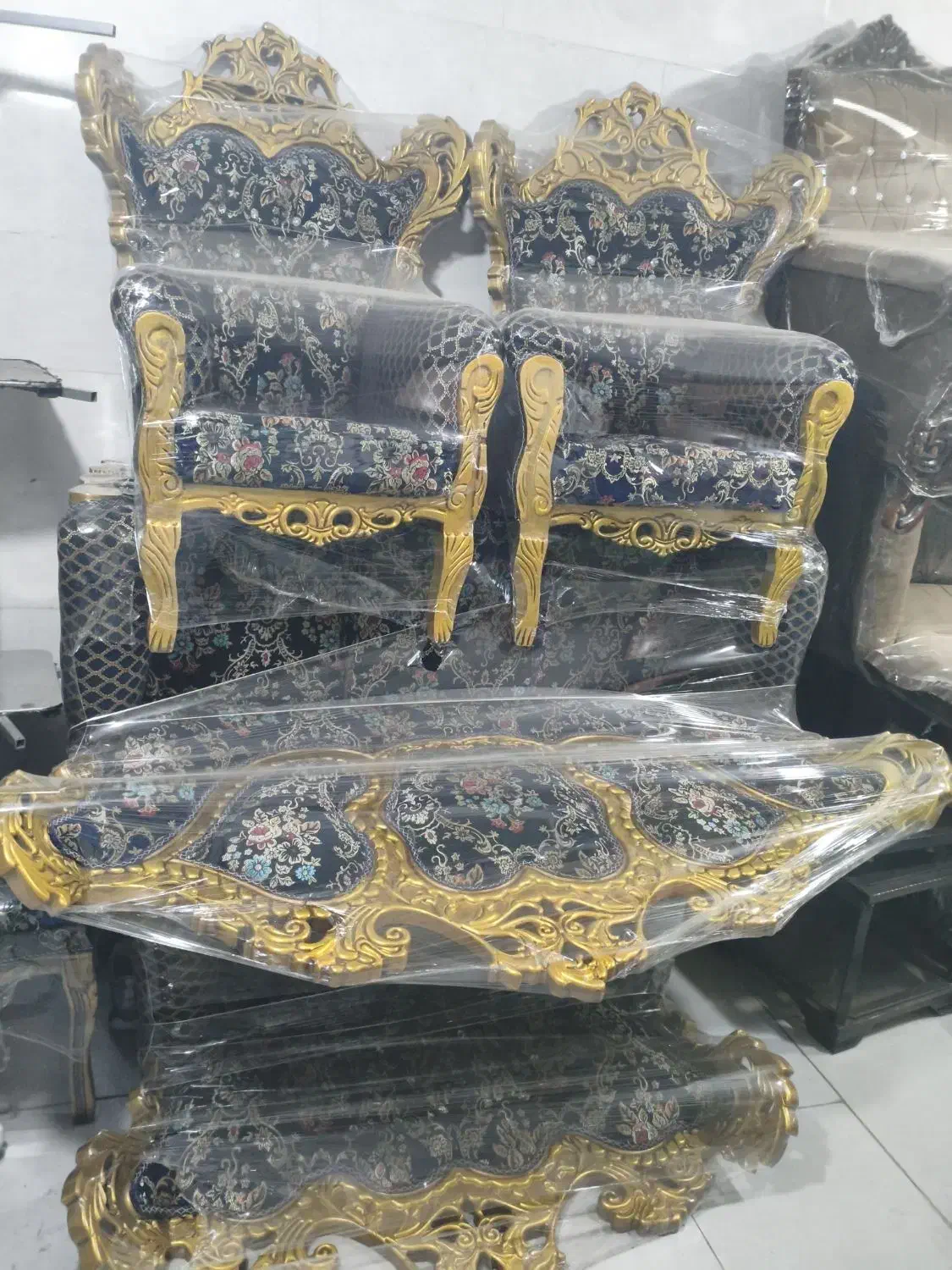 مبل هفت نفره سلطنتی|مبلمان خانگی و میز عسلی|زهک, |دیوار