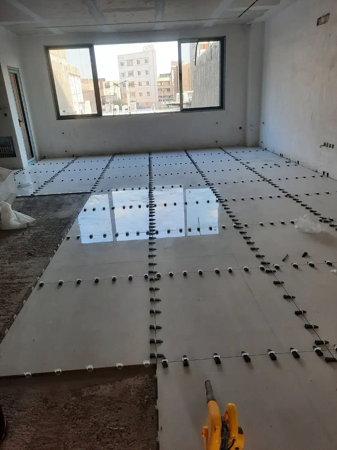 نصب کاشی سرامیک دیوار چینی بن کابینتی انجام میشه|خدمات پیشه و مهارت|کرمان, |دیوار