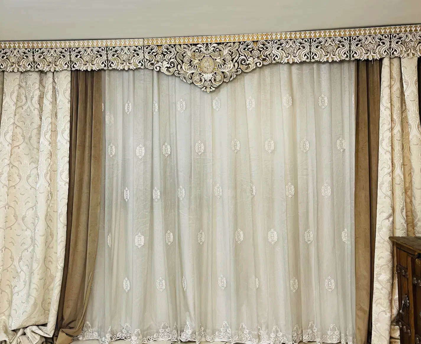 پرده|پرده، رانر، رومیزی|شهر ری, دیلمان|دیوار