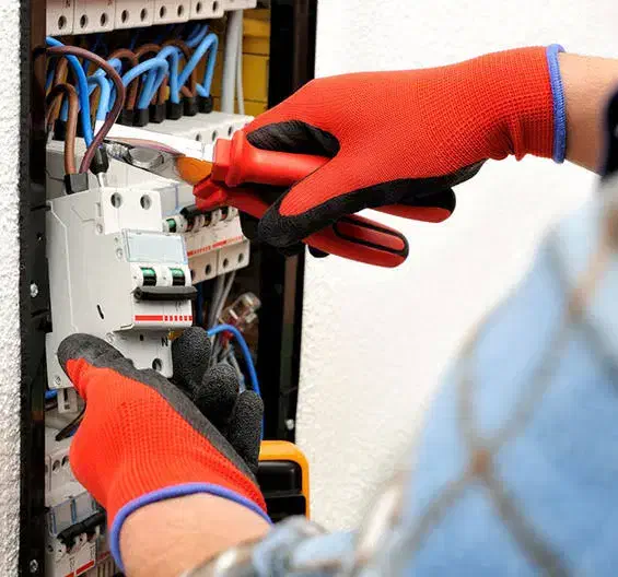 برقکار پاره وقت|استخدام صنعتی، فنی، مهندسی|نجف‌آباد, باهنر|دیوار