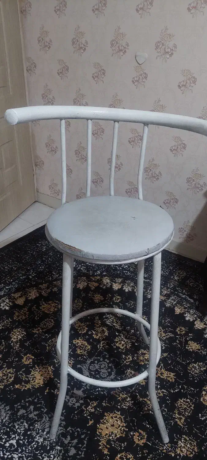 صندلی اپن|صندلی و نیمکت|ری, شهادت|دیوار