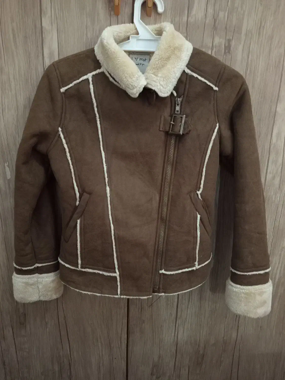 بوفالوی اصلی و تعدادی پالتو ولباس ورزشی|لباس|ساوه, |دیوار