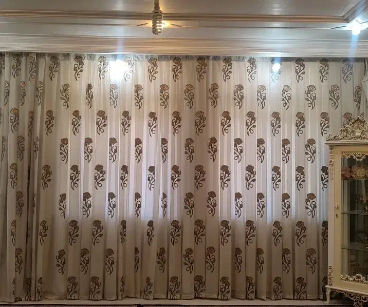 پرده|پرده، رانر، رومیزی|دورود, |دیوار