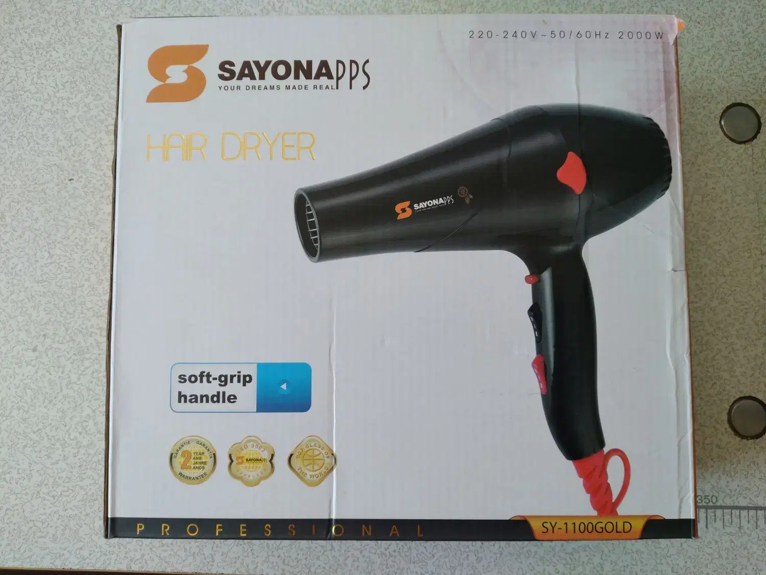 یک عدد سشوار و یک عدد هندزفری بلوتوثی|آرایشی، بهداشتی، درمانی|قم, شهر قائم|دیوار