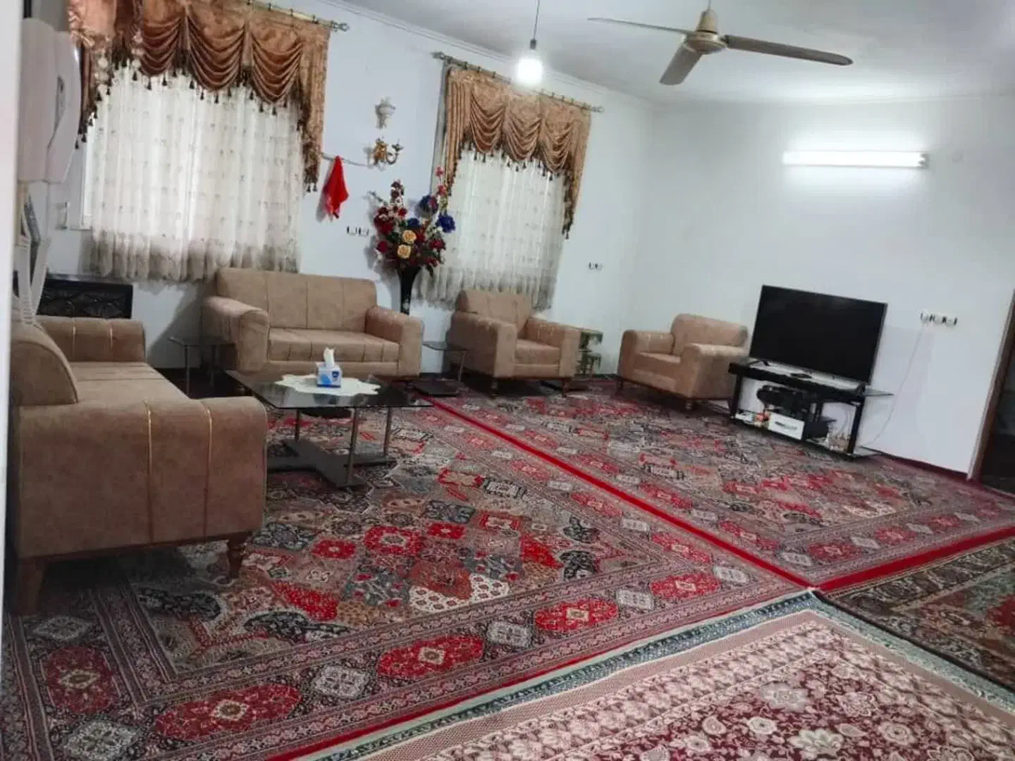 اجاره روزانه/هفتگی/ماهانه ویلایی دربست/پارکینگ|اجارهٔ کوتاه‌مدت آپارتمان و سوئیت|لنگرود, |دیوار
