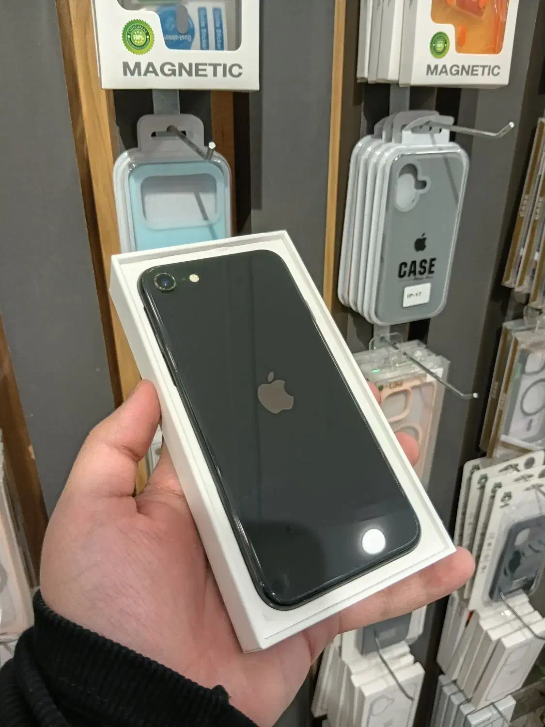 آیفون se 2020|موبایل|رشت, چله خانه|دیوار