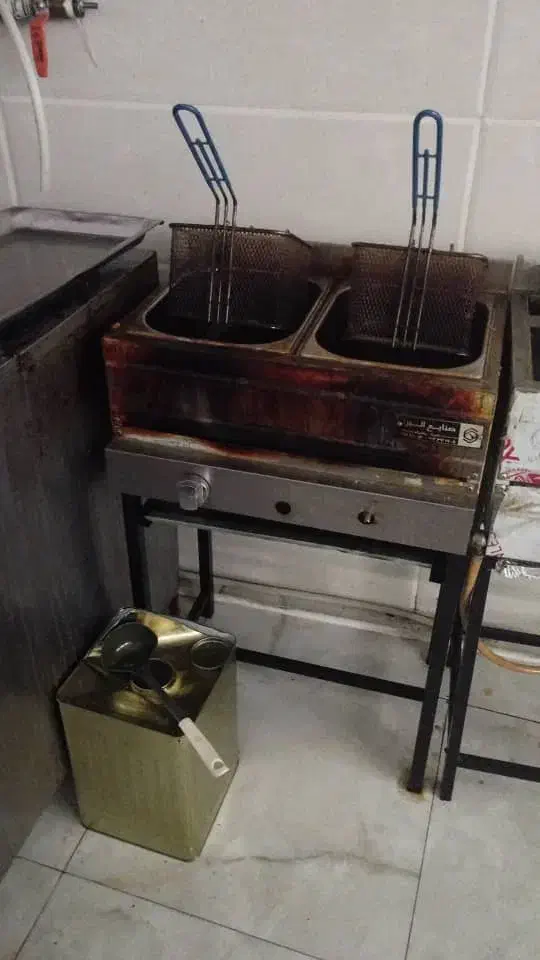 واگذاری مغازه فعال با تمامی امکانات لوکس|اجارهٔ مغازه و غرفه|کازرون, |دیوار