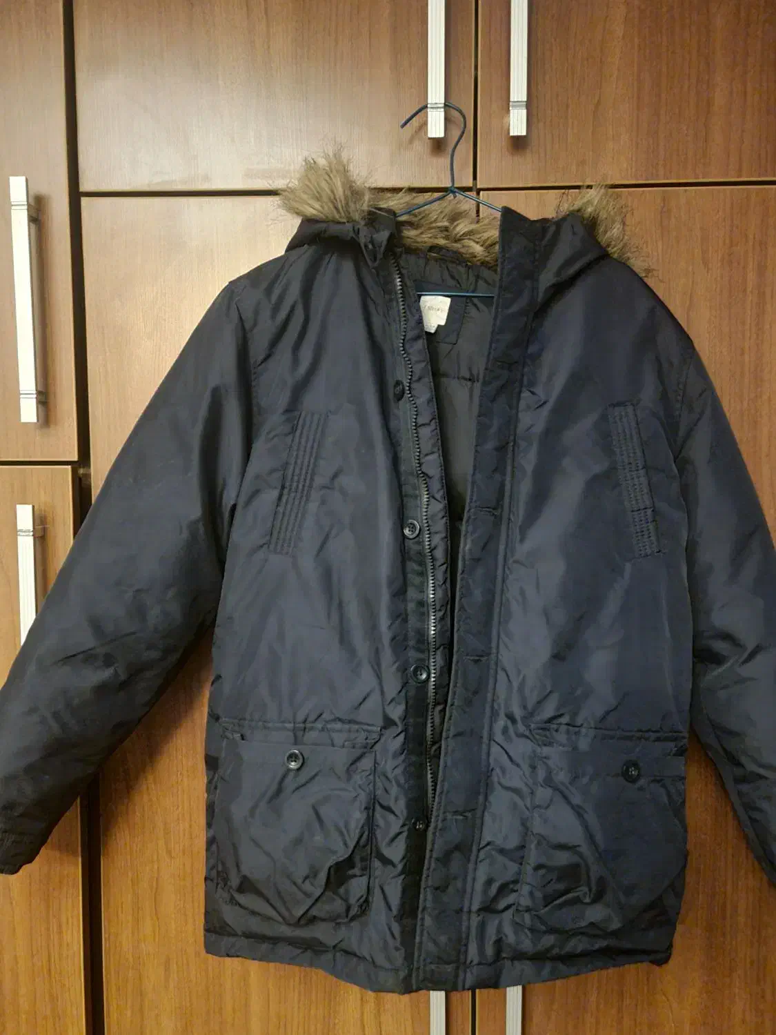 کاپشن|لباس|تهران, دریا|دیوار