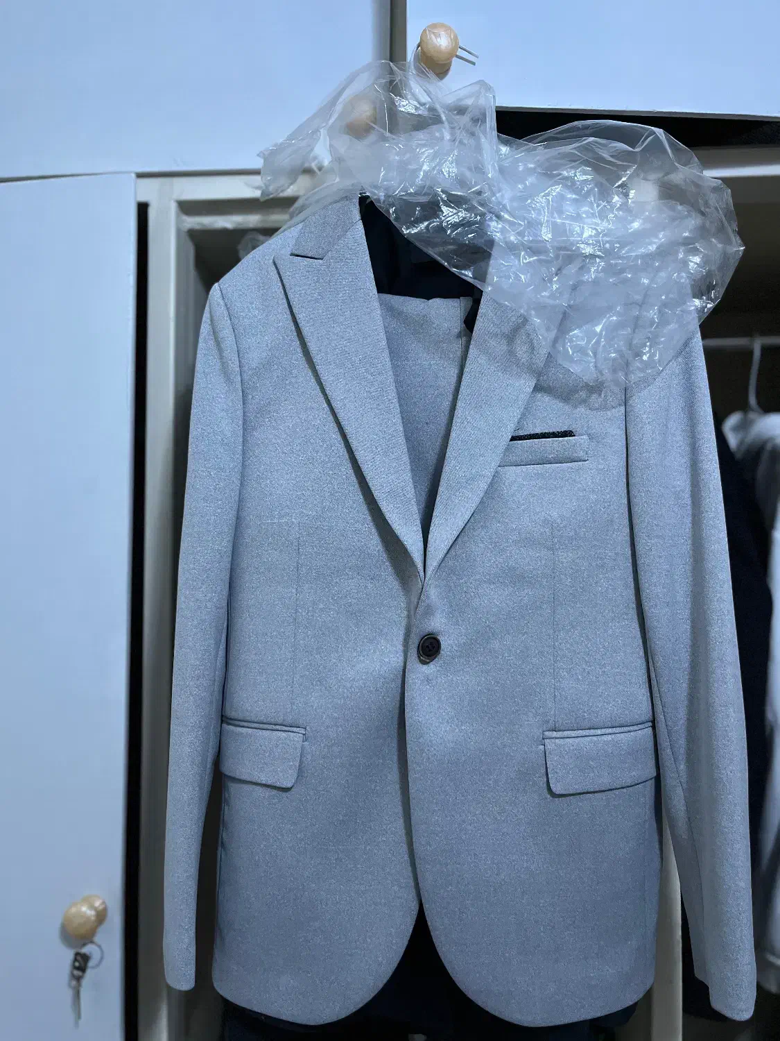 کت شلوار|لباس|رشت, پل تالشان|دیوار