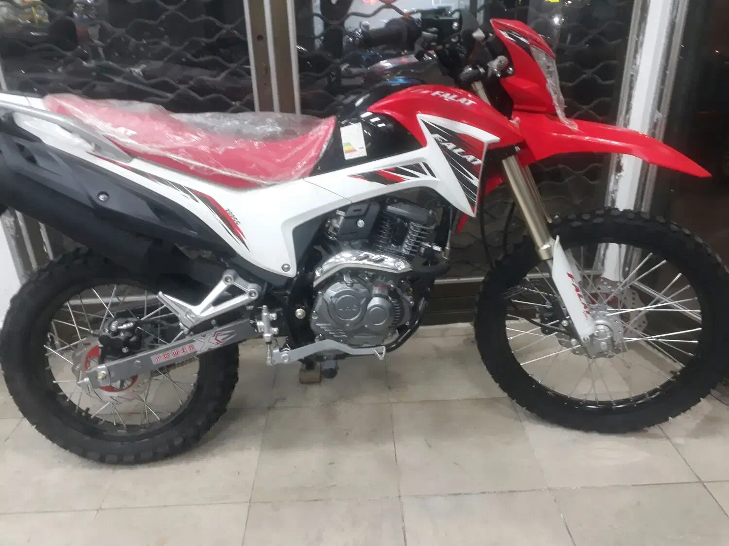 تریل فلات ۲۰۰خشک(بنزین ریخته نشده)|موتورسیکلت|مرند, |دیوار