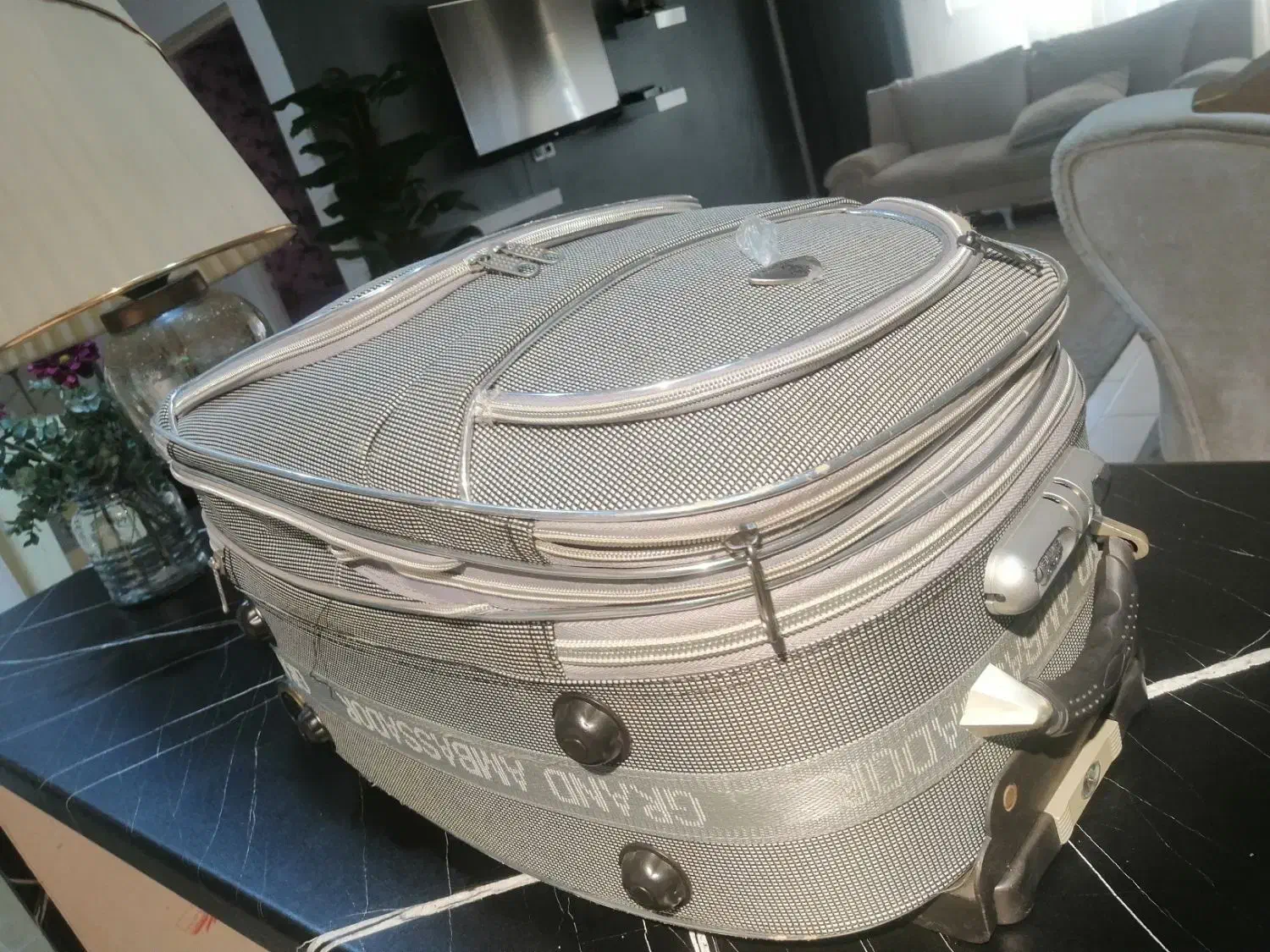 چمدون مسافرتی|کیف، کفش، کمربند|کردکوی, |دیوار