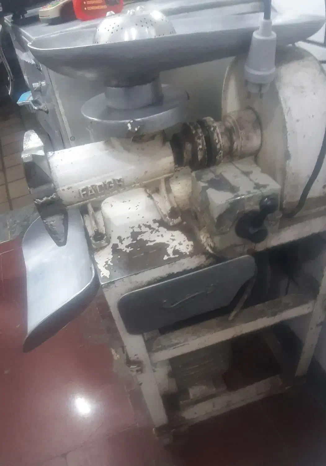 چرخ گوشت قصابی|کافیشاپ و رستوران|اسلامآباد غرب, |دیوار