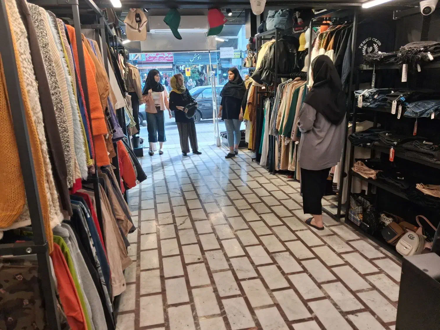 اجاره مغازه۷۵ متری  خ شریعتی|اجارهٔ مغازه و غرفه|رشت, سعدی (تختی)|دیوار