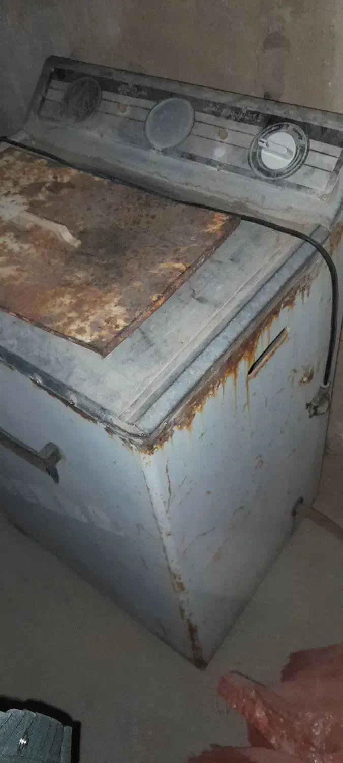 لباسشویی قدیمی|ماشین لباسشویی و خشک‌کن لباس|کاشمر, |دیوار