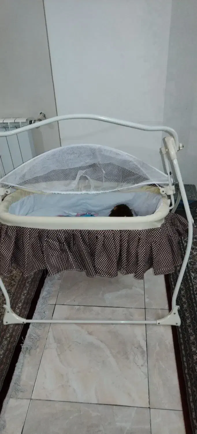 گهواره در حد نو|اسباب و اثاث بچه|کرج, کوی فرهنگ|دیوار