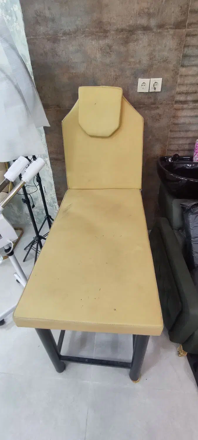 تخت|آرایشگاه و سالن‌های زیبایی|بندرعباس, |دیوار