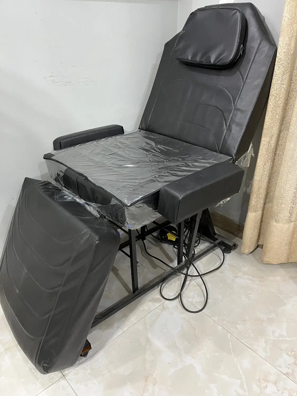 لوازم آرایشگاه|آرایشگاه و سالن‌های زیبایی|بابلسر, |دیوار