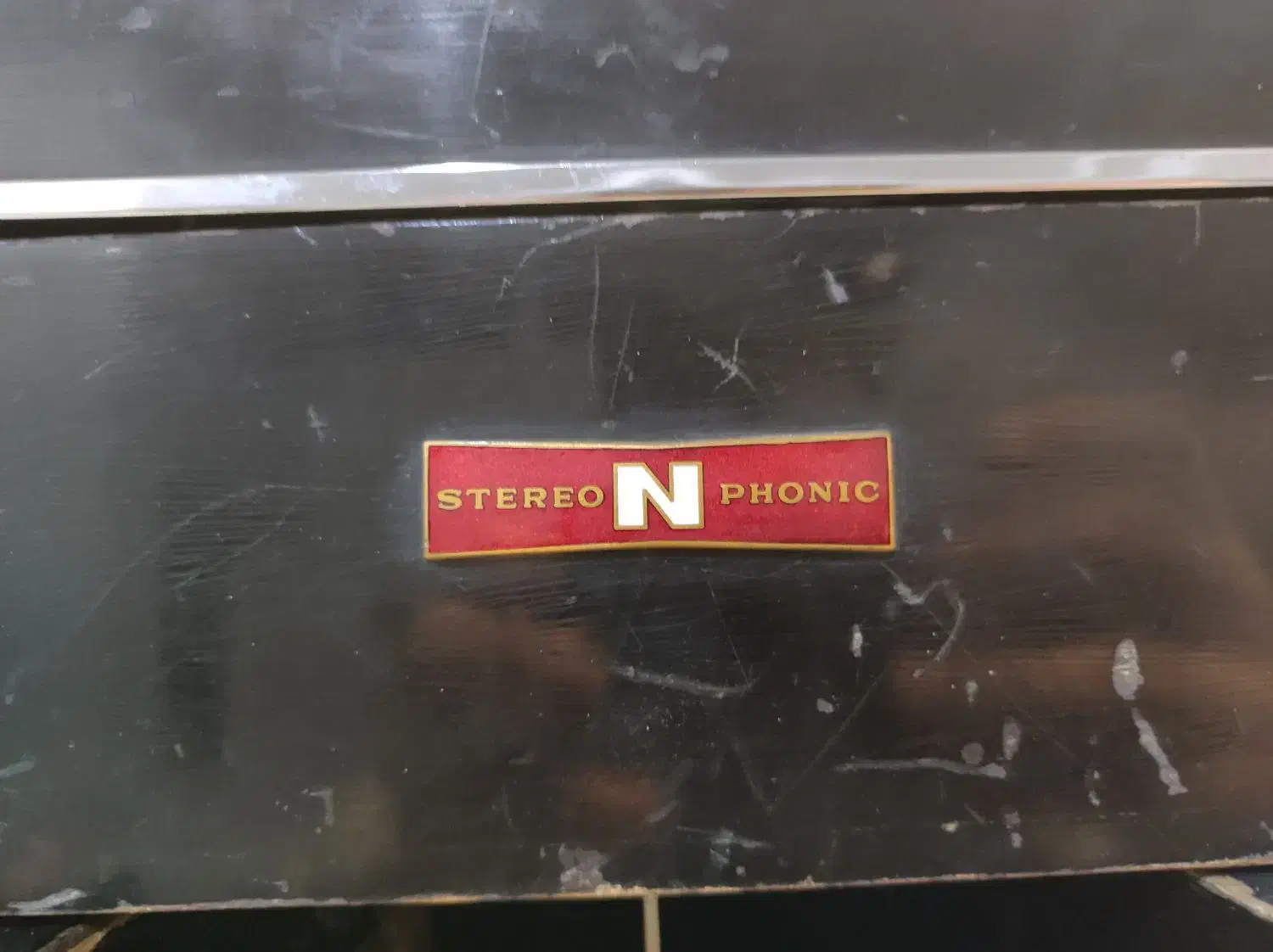 گرامافون قدیمی stereo N phonic بسیار خاص|کلکسیون اشیاء عتیقه|اصفهان, شفق|دیوار