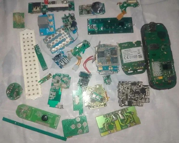 برد و قطعات الکتریکی مختلف|لوازم جانبی موبایل و تبلت|مشهد, طبرسی شمالی|دیوار