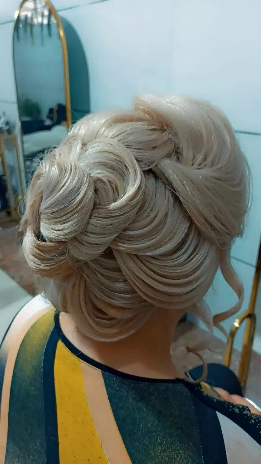 سالن زیبایی با نازلترین قیمت و بهترین کیفیت|خدمات آرایشگری و زیبایی|خوی, |دیوار