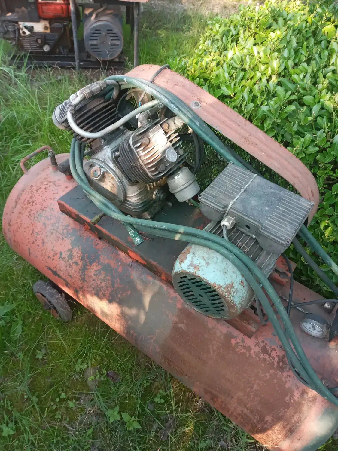 فروش یک دستگاه موتور  برق سوخت دیزل|ماشین‌آلات صنعتی|رشت, لاکان|دیوار