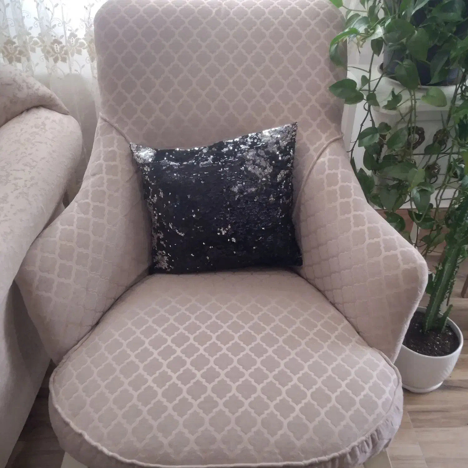 مبل ۶ نفره در حد نو|مبلمان خانگی و میز عسلی|رشت, شهرک قدس|دیوار