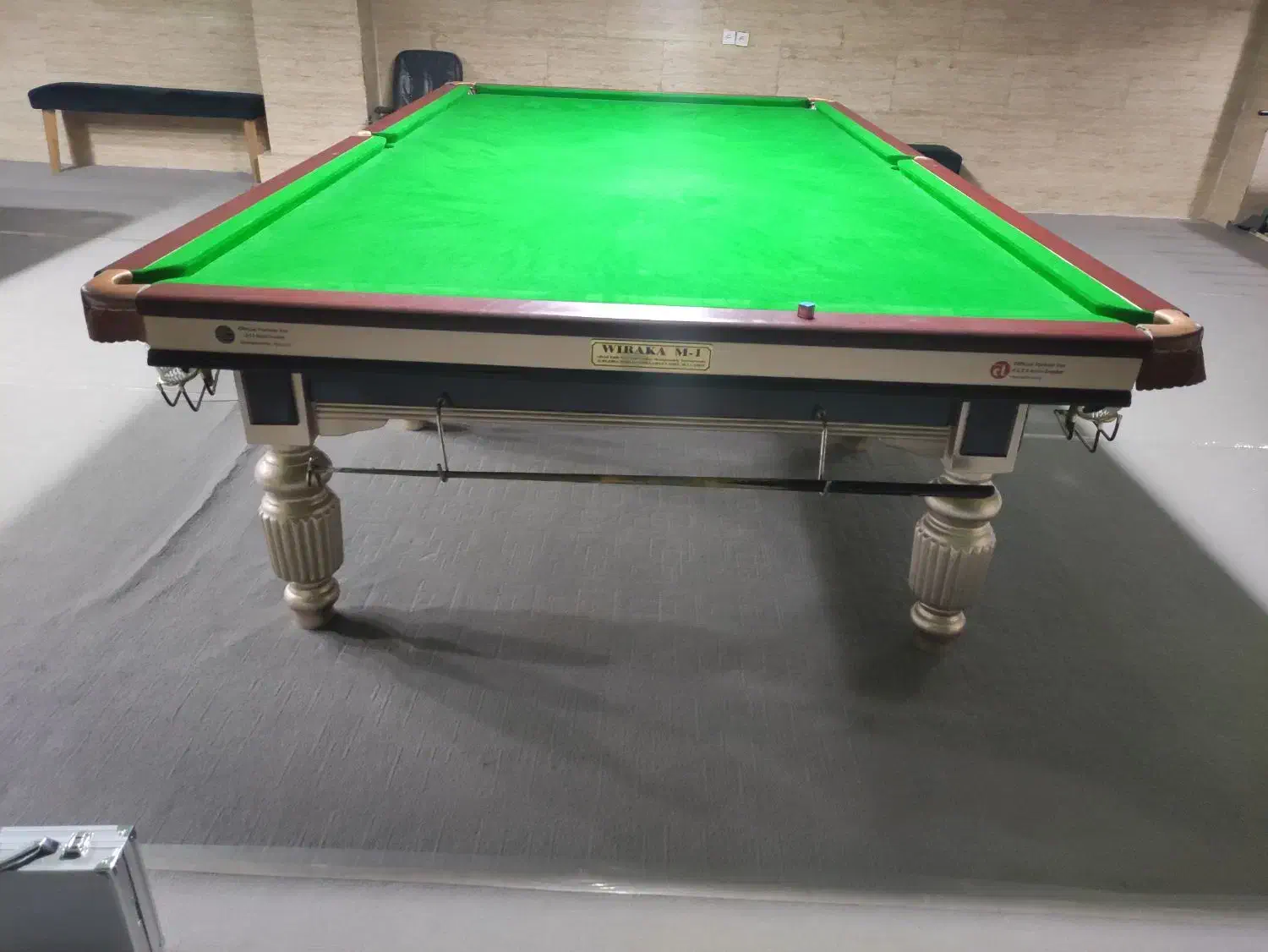 میز اسنوکر|ورزش‌های توپی|رباط‌کریم, رباط‌کریم|دیوار