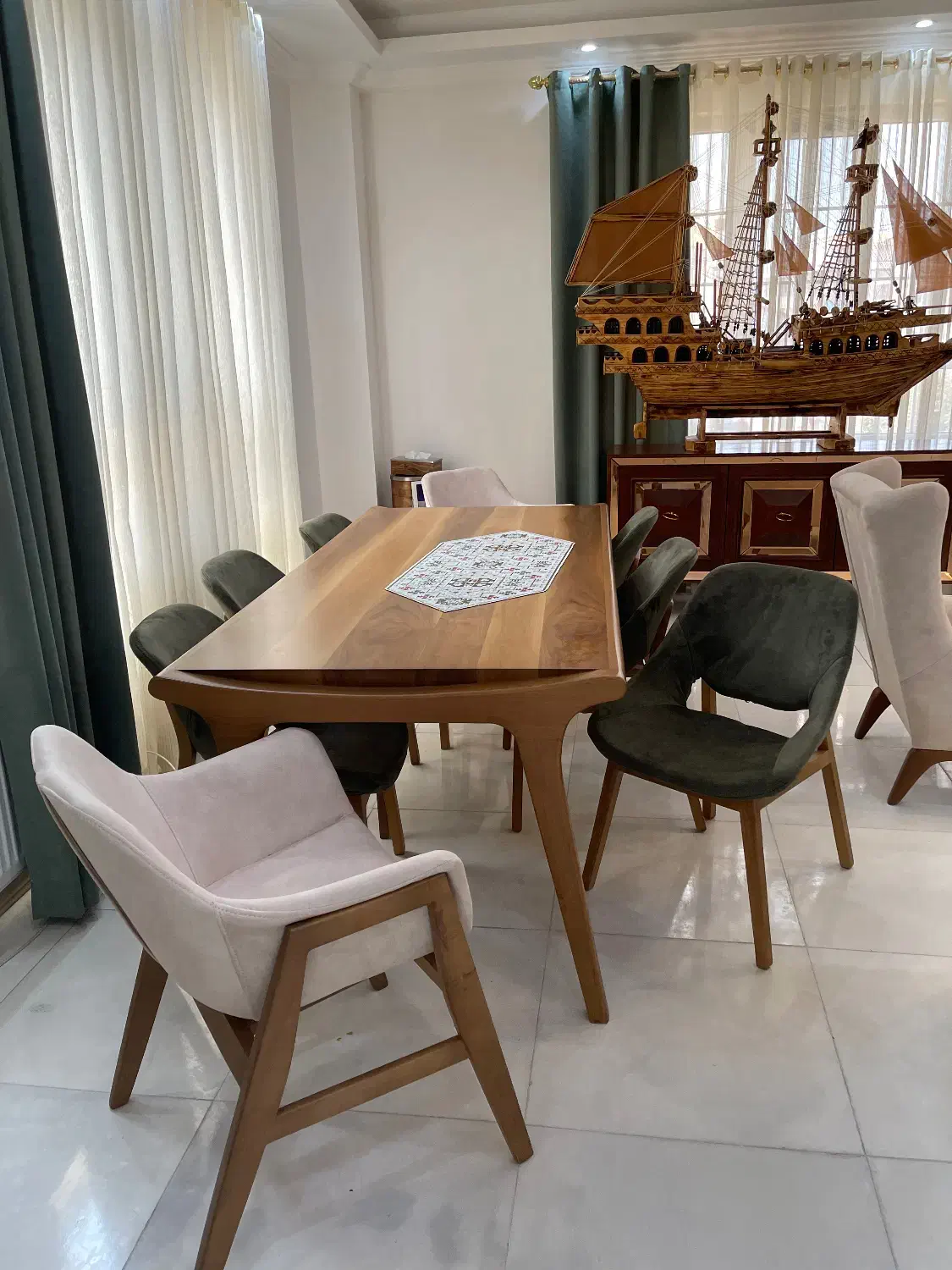 تعویض پارچه و تعمیرات انواع مبلمان و صندلی|خدمات پیشه و مهارت|رشت, حومه رشت|دیوار