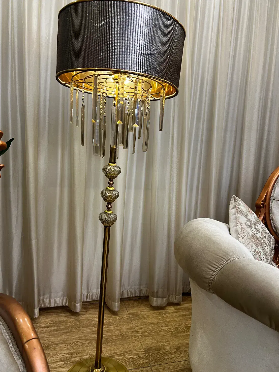 آباژور ایستاده|چراغ خواب و آباژور|تهران, دهکده المپیک|دیوار