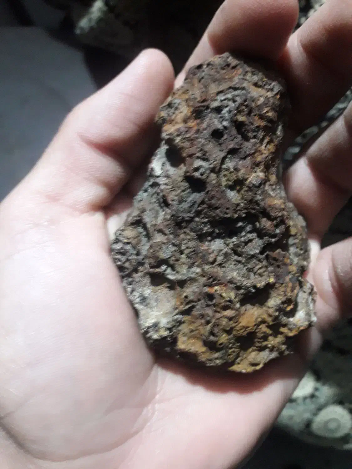 شهاب سنگ|جواهرات|شیروان (لرستان), |دیوار