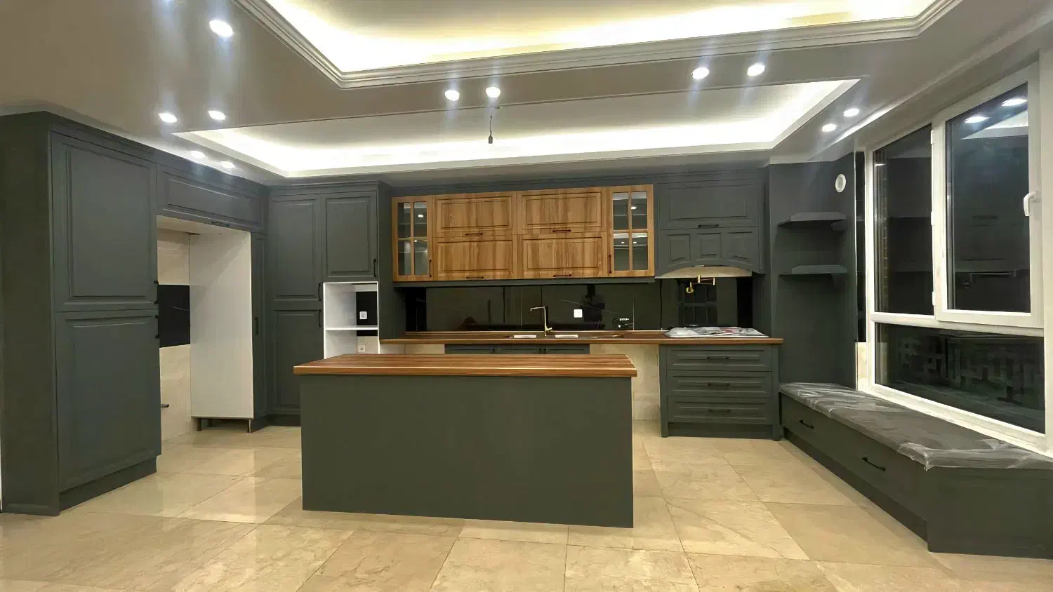 ۱۳۰متر۳خواب/فول‌امکانات کلیدنخورده/هوشیار/۳نبش نور