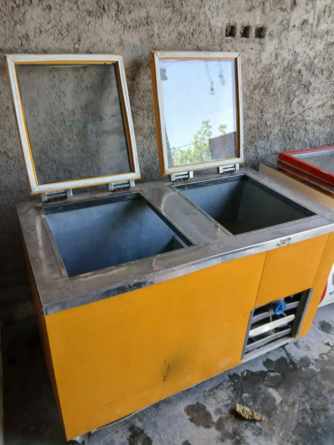 فریزر دو درب درب شیشه دو جداره ۵۰۰ لیتر جادار|کافی‌شاپ و رستوران|یاسوج, |دیوار