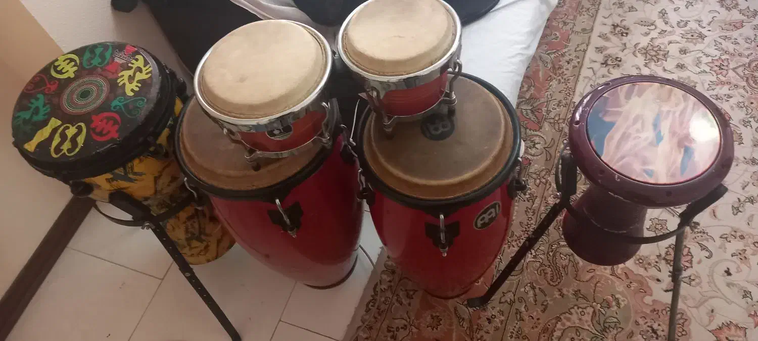 تومبا.پرکاشن.|درام و پرکاشن|هشتگرد, شهرک بوستان|دیوار