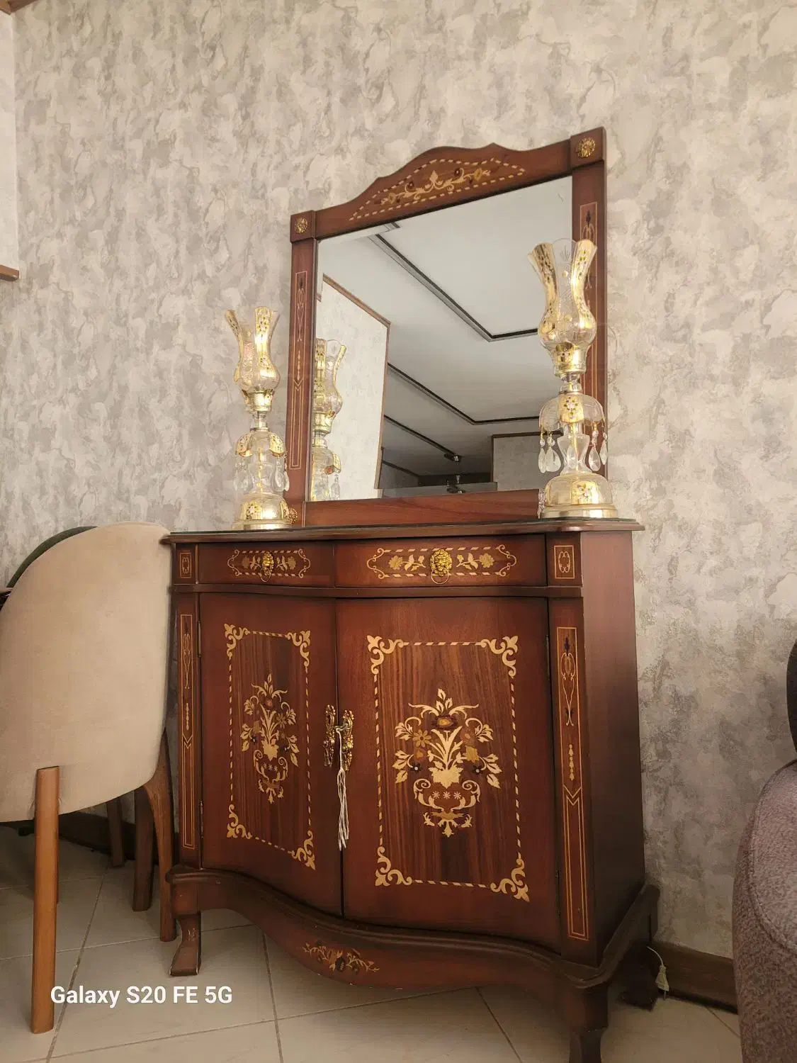 آینه کنسول و میز ناهارخوری|بوفه، ویترین، کنسول|پردیس, فاز ۴|دیوار