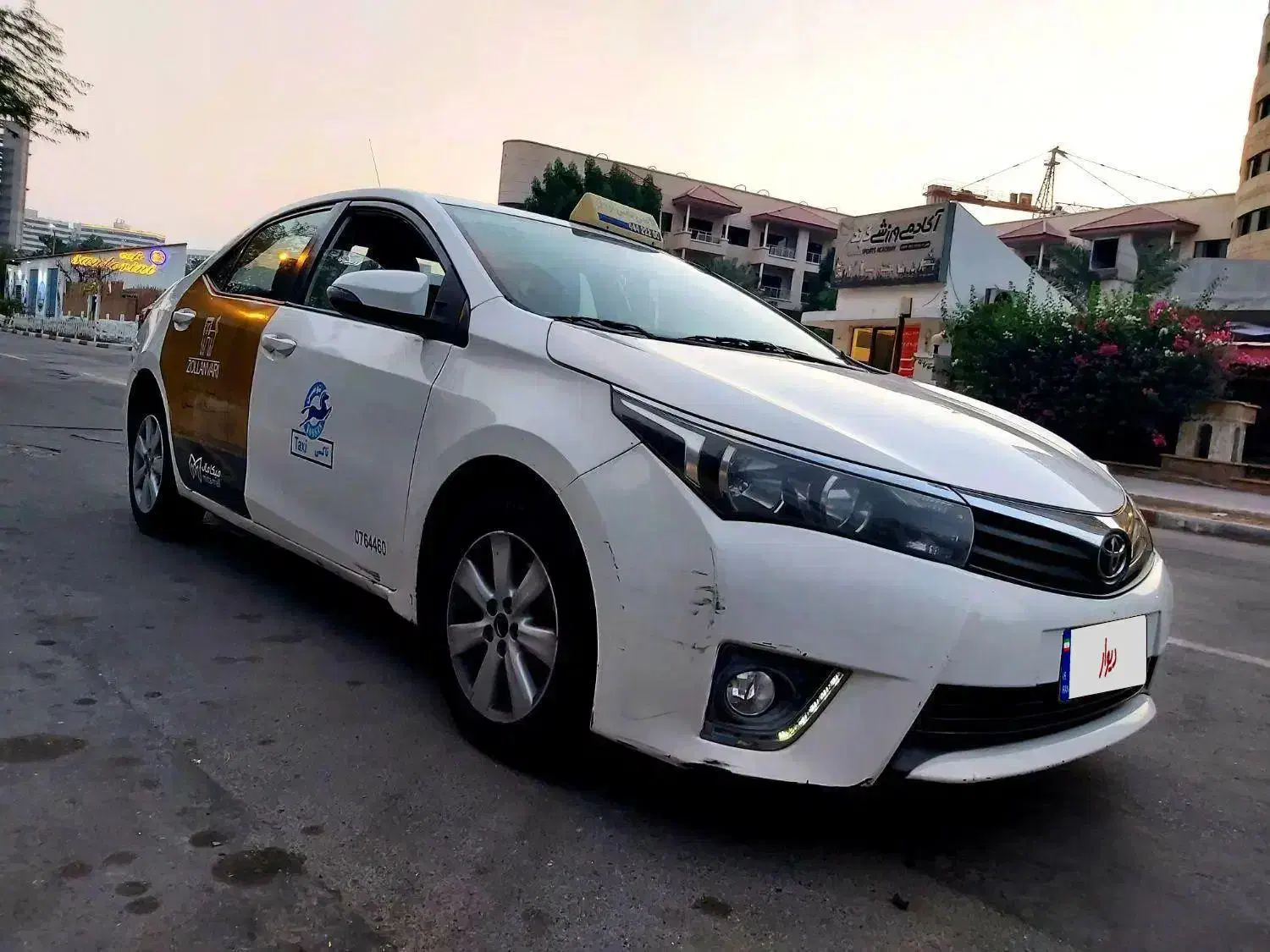 تاکسی سفید تک امتیاز ۲۰۱۴ ، ۶ دانگ|خودرو سواری و وانت|کیش, |دیوار