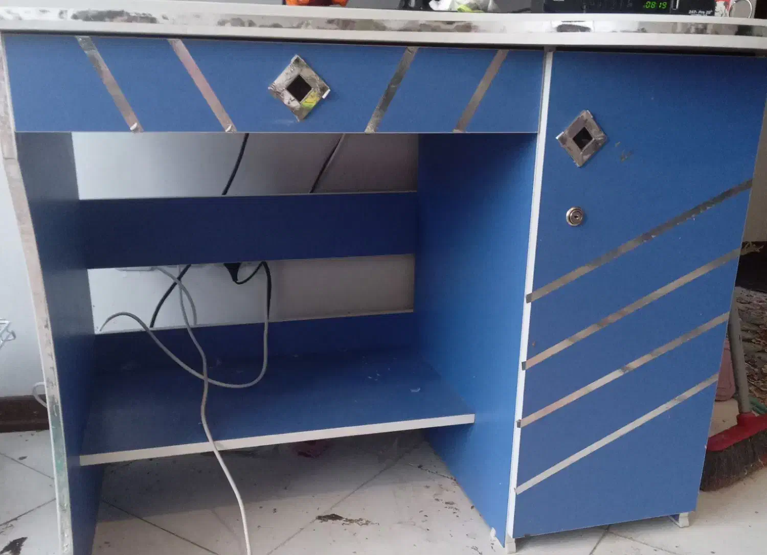 میز تحریر|میز تحریر و کامپیوتر|نیشابور, مدرس|دیوار